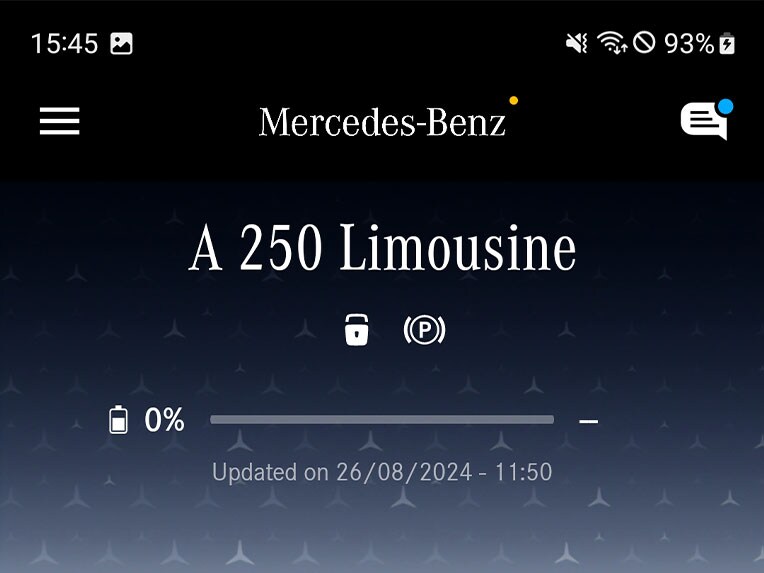 Na chytrém telefonu se v menu aplikace Mercedes me zobrazí dostupné funkce digitálních doplňků k tématu navigace, vzdálené služby a GUARD 360˚.