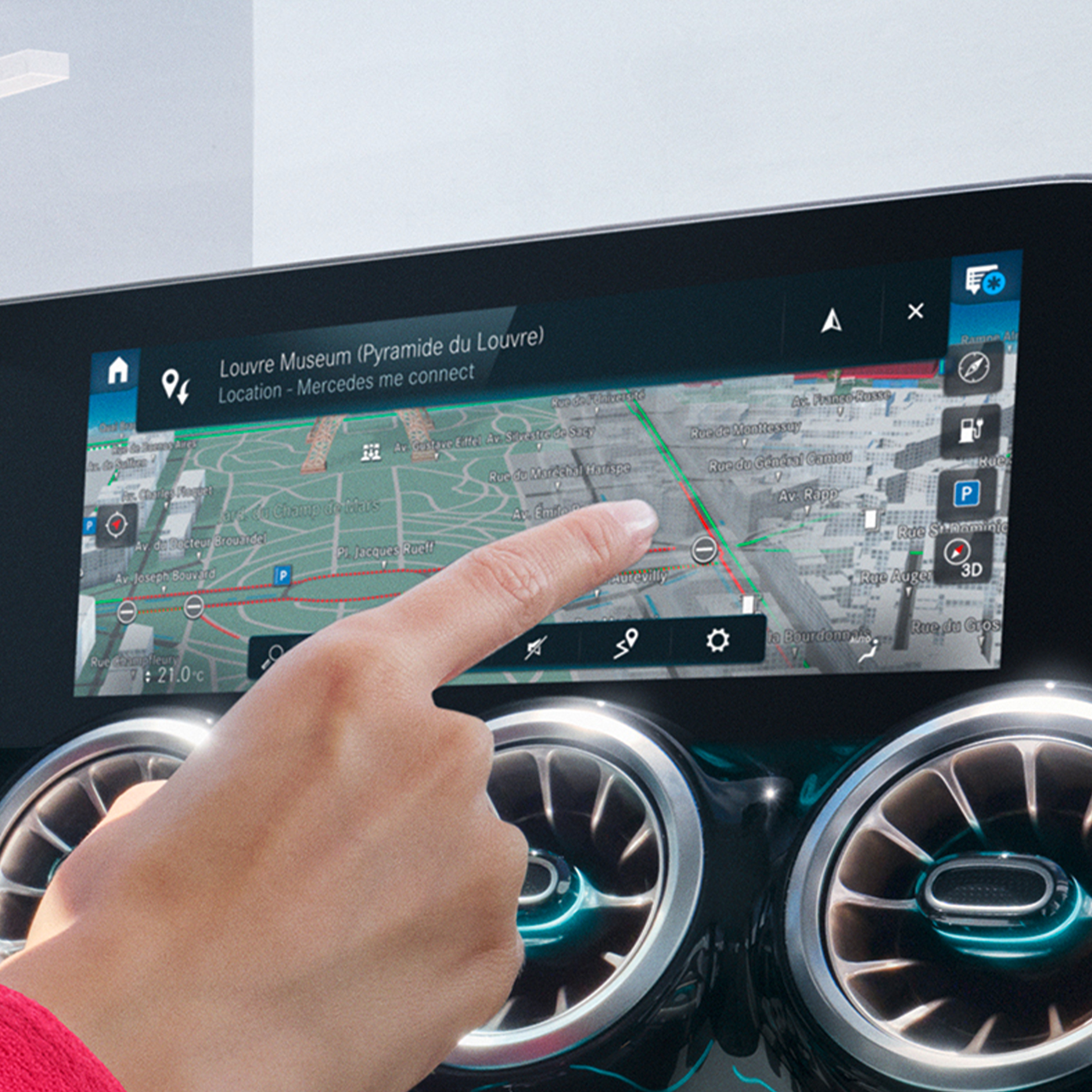 Online vyhledávání | Standardní výbava | Mercedes-Benz Online vyhledávání jako součást standardní výbavy digitálních doplňků Mercedes-Benz.