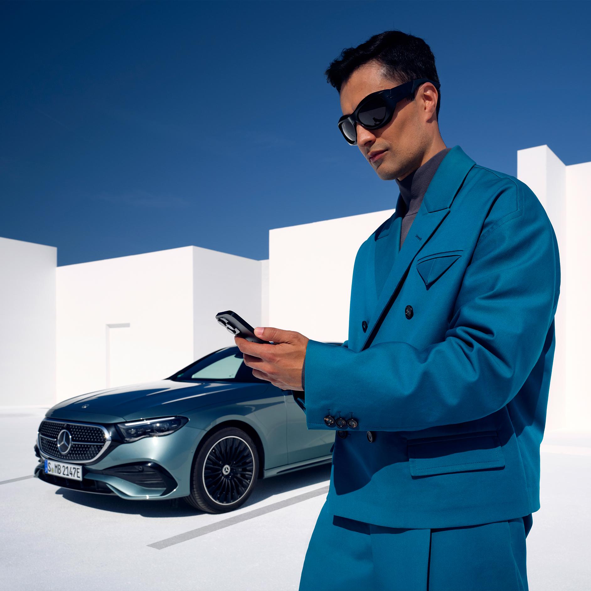 Vzdálená diagnostika | Standardní výbava | Mercedes-Benz Vzdálená diagnostika jako součást standardní výbavy digitálních doplňků Mercedes-Benz.