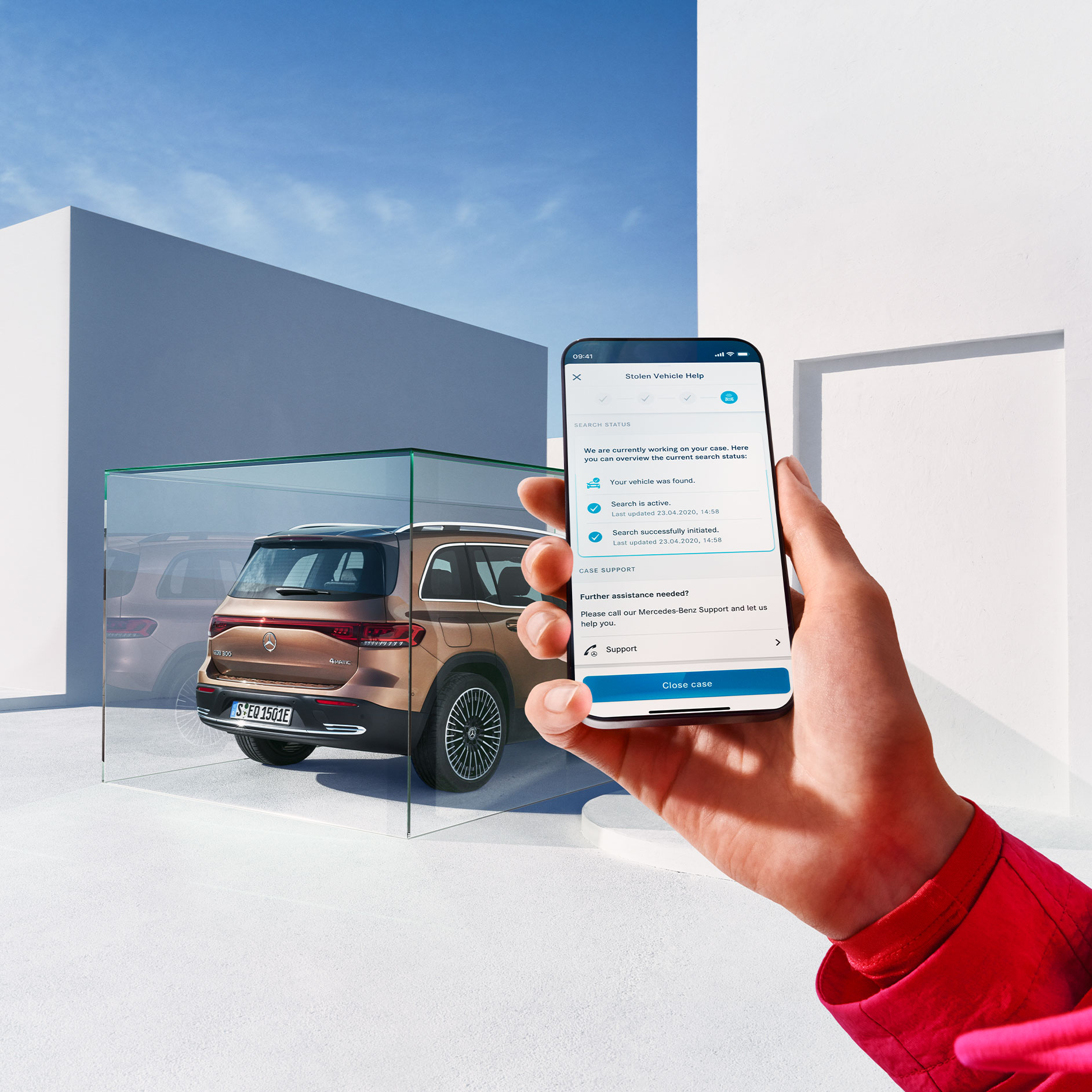 Pomoc při odcizení vozidla | Sada Excellence | Mercedes-Benz Na chytrém telefonu je prostřednictvím digitálního doplňku k tématu GUARD 360° nabídnuta pomoc při odcizení vozidla.