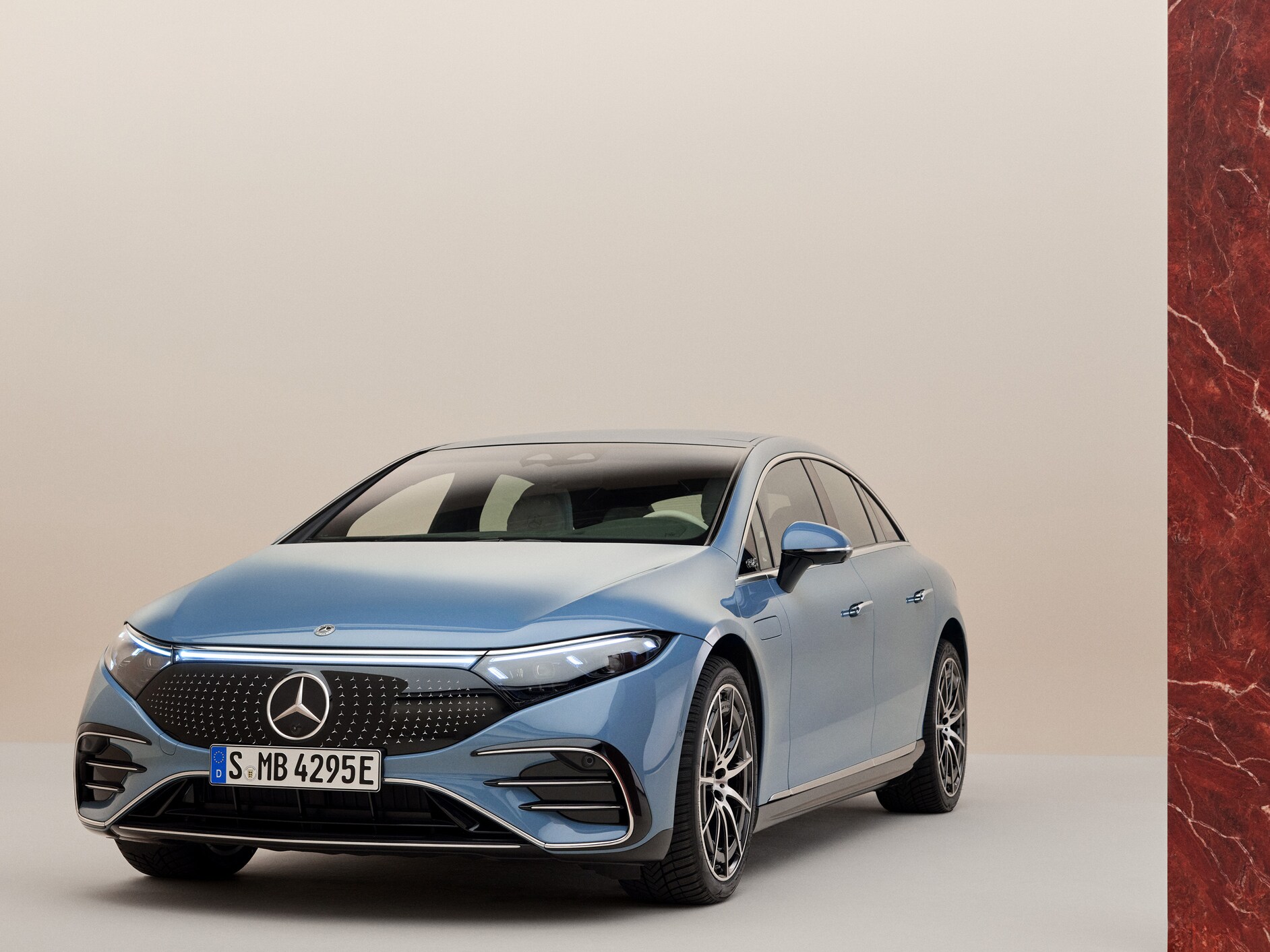 Nabídky elektromobilů od Mercedes-Benz.