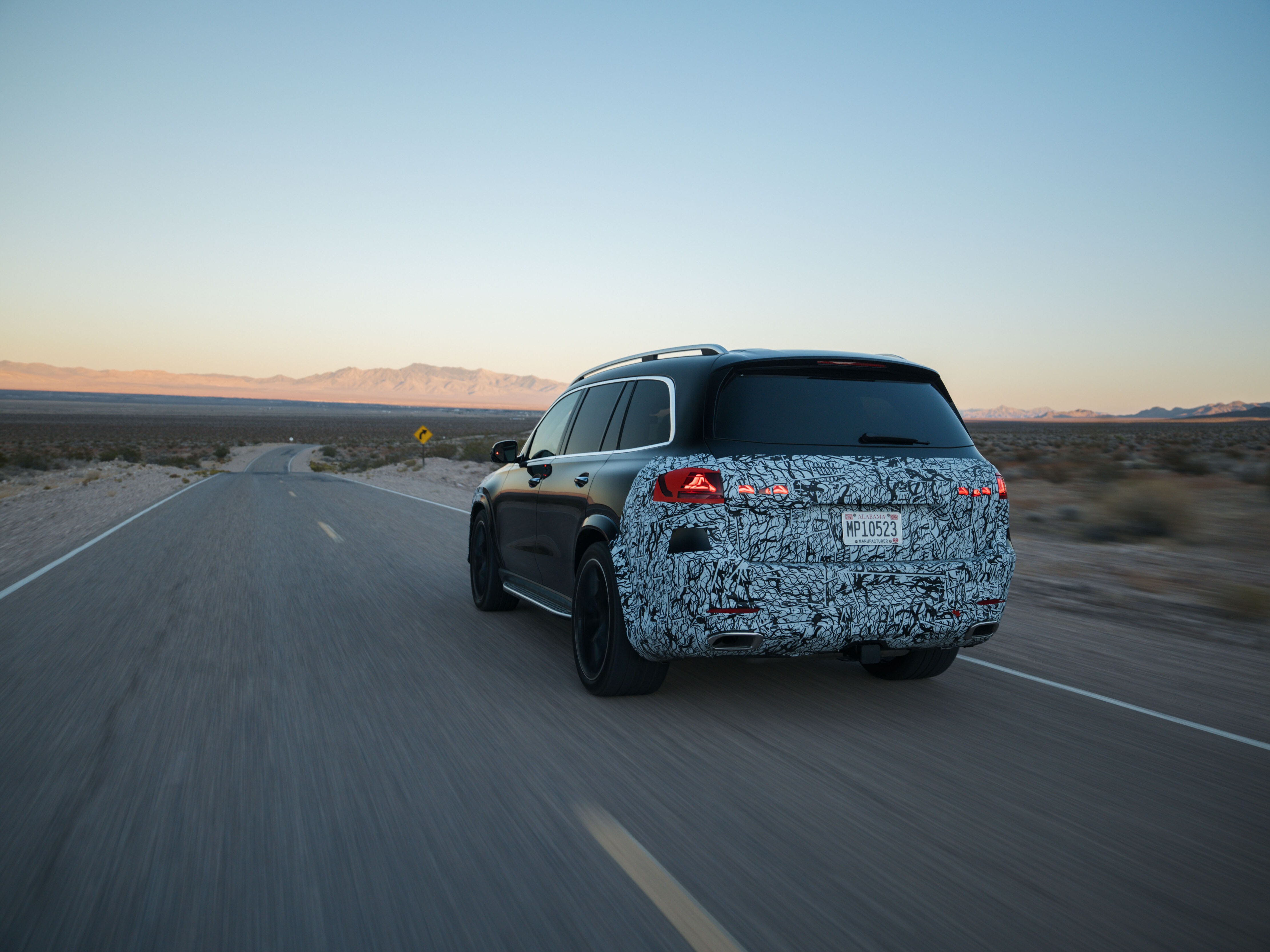 Nový GLS na testovací jízdě v Nevadě