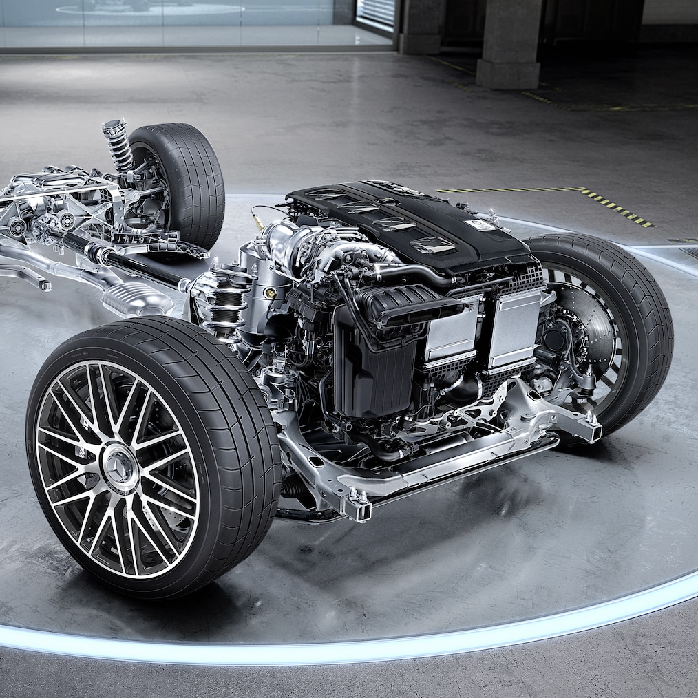 Pohled na vozidlo Mercedes-AMG GT 43 kupé za jízdy.