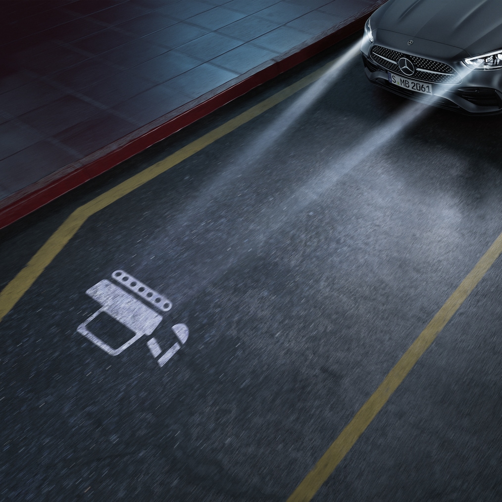 Detailní záběr na systém světlometů DIGITAL LIGHT vozidla Mercedes-Benz Třídy C.