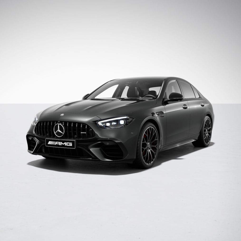 Mercedes-AMG C 63 S E Performance 4MATIC+ sedan při pohledu zezadu.