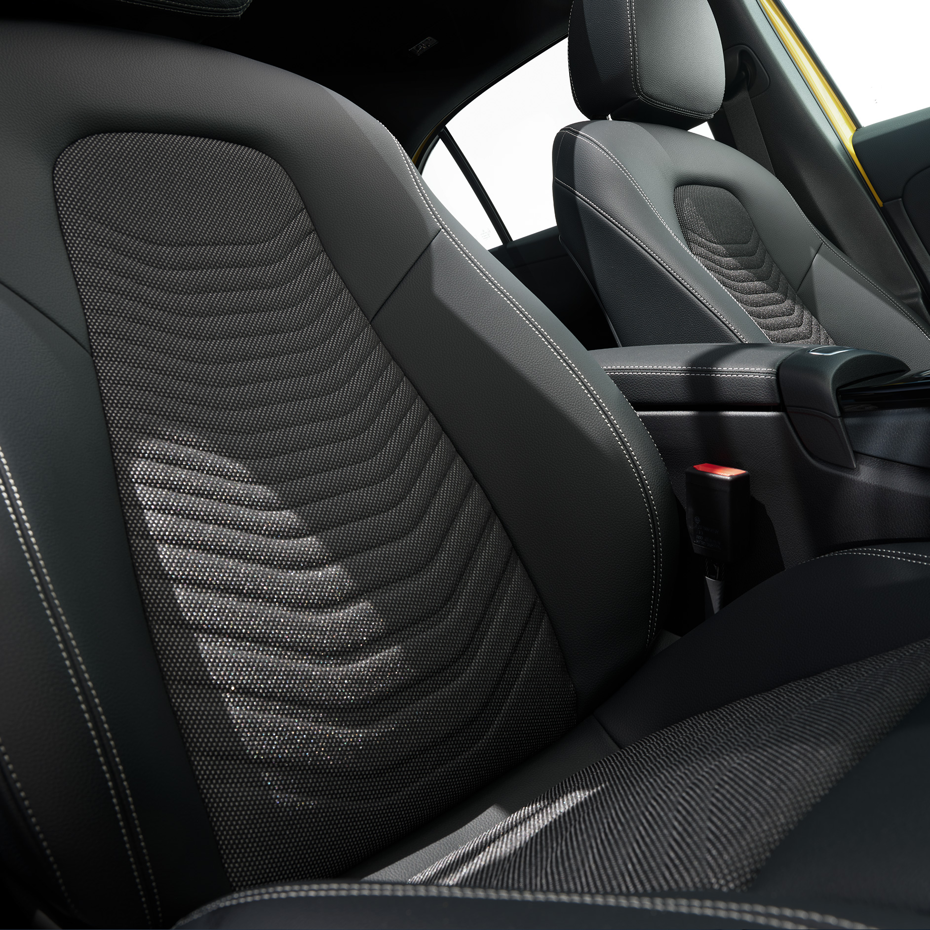 Komfortní sedadla | Třída A Sedan | Mercedes-Benz Komfortní sedadla v sedanu Třídy A od Mercedes-Benz.