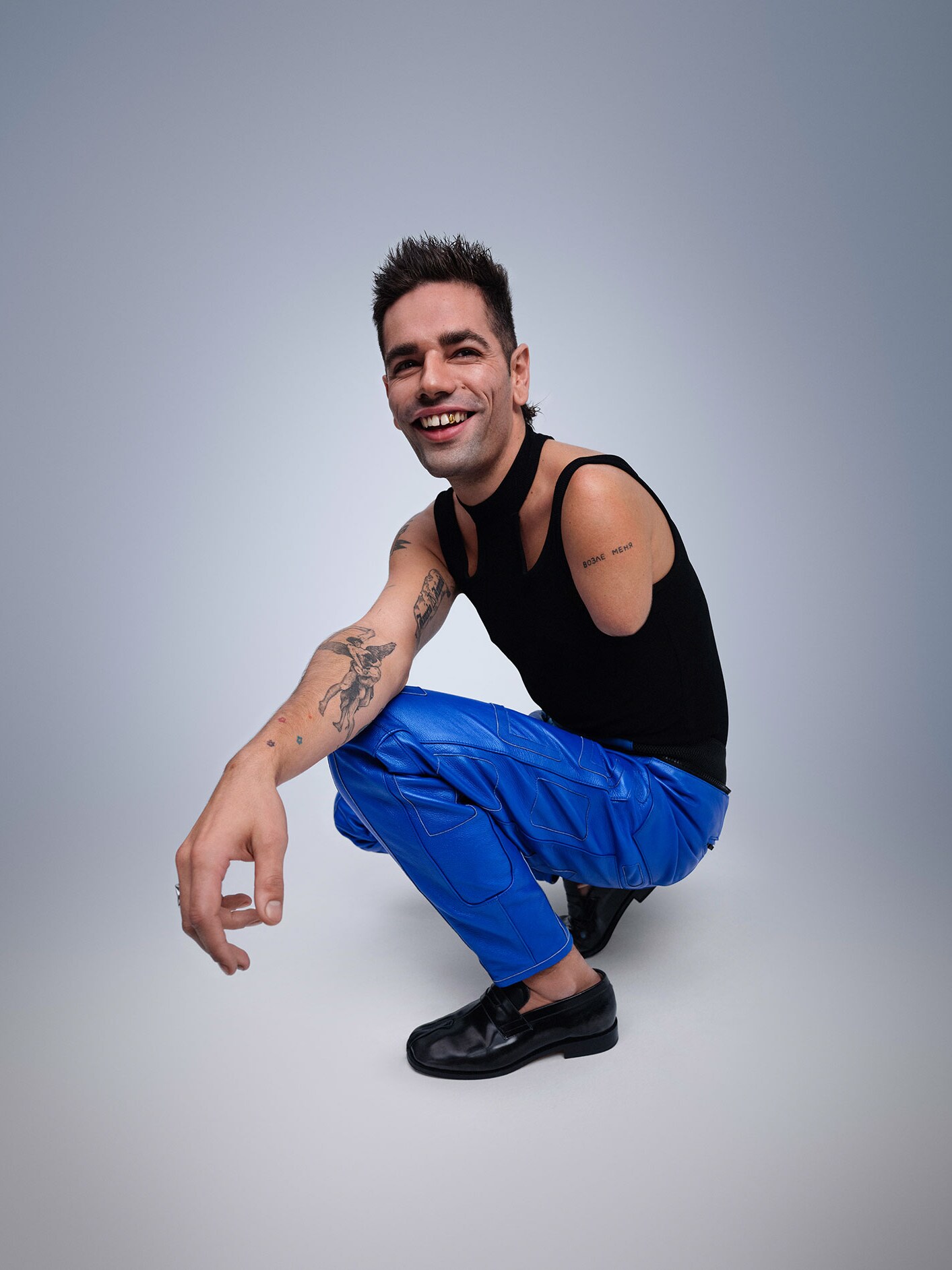 Obrázek muže s&nbsp;amputovanou paží.