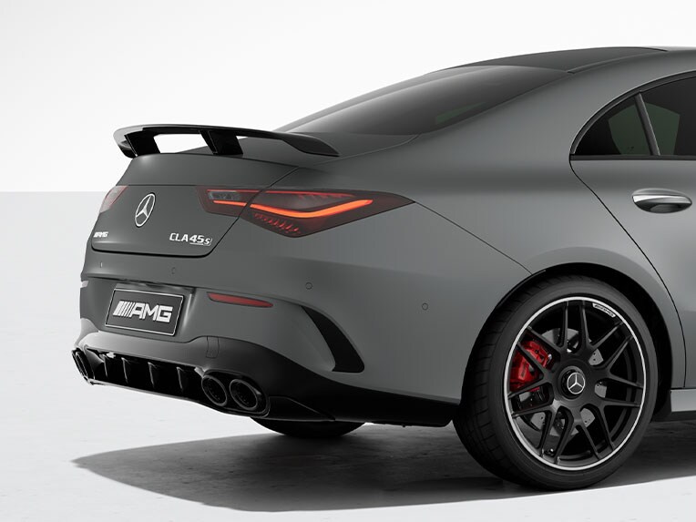 CLA 45 S 4MATIC+ od Mercedes-AMG se sadou AMG Aerodynamic Plus.