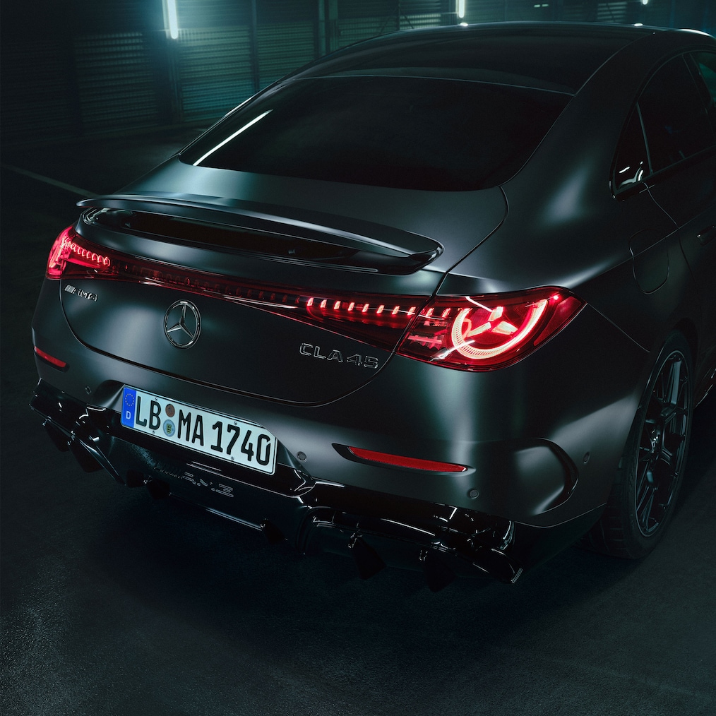 Záď AMG zcela nového modelu Mercedes-AMG CLA 45 4MATIC+ electric.