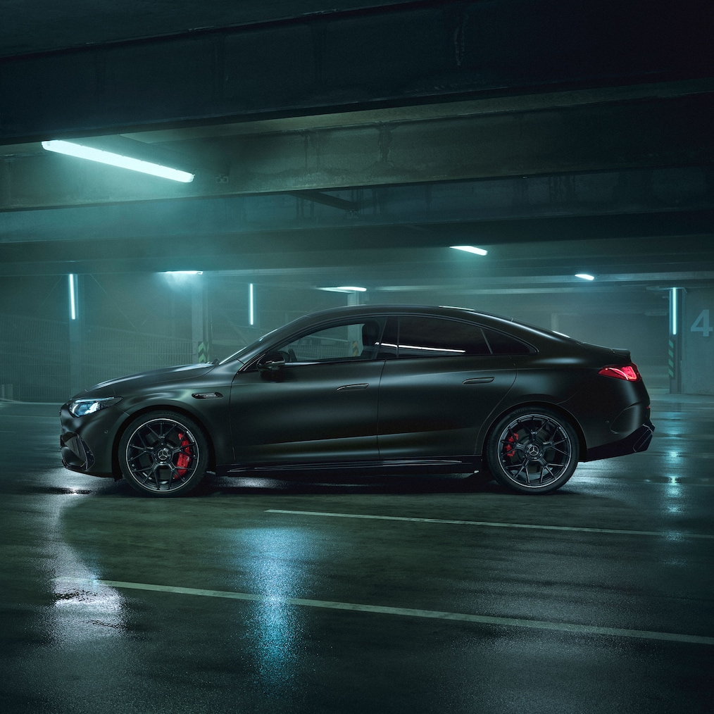 Barva MANUFAKTUR šedá nového Mercedes-AMG CLA 45 4MATIC+ electric.