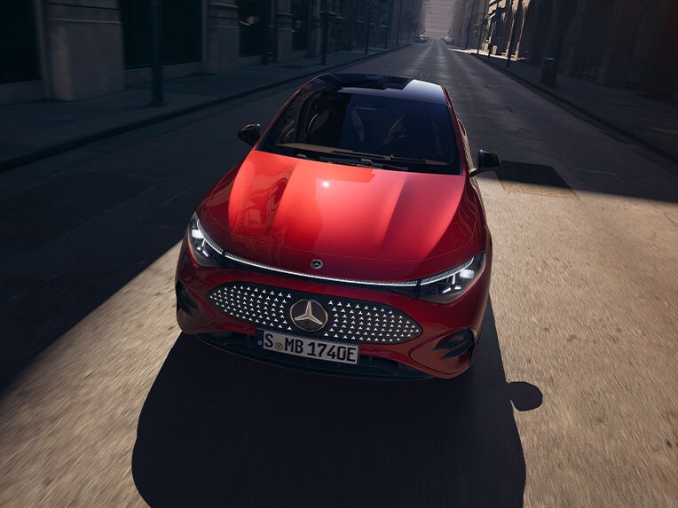 Nový čistě elektrický Mercedes-Benz CLA s aktivním sledováním dojezdu.