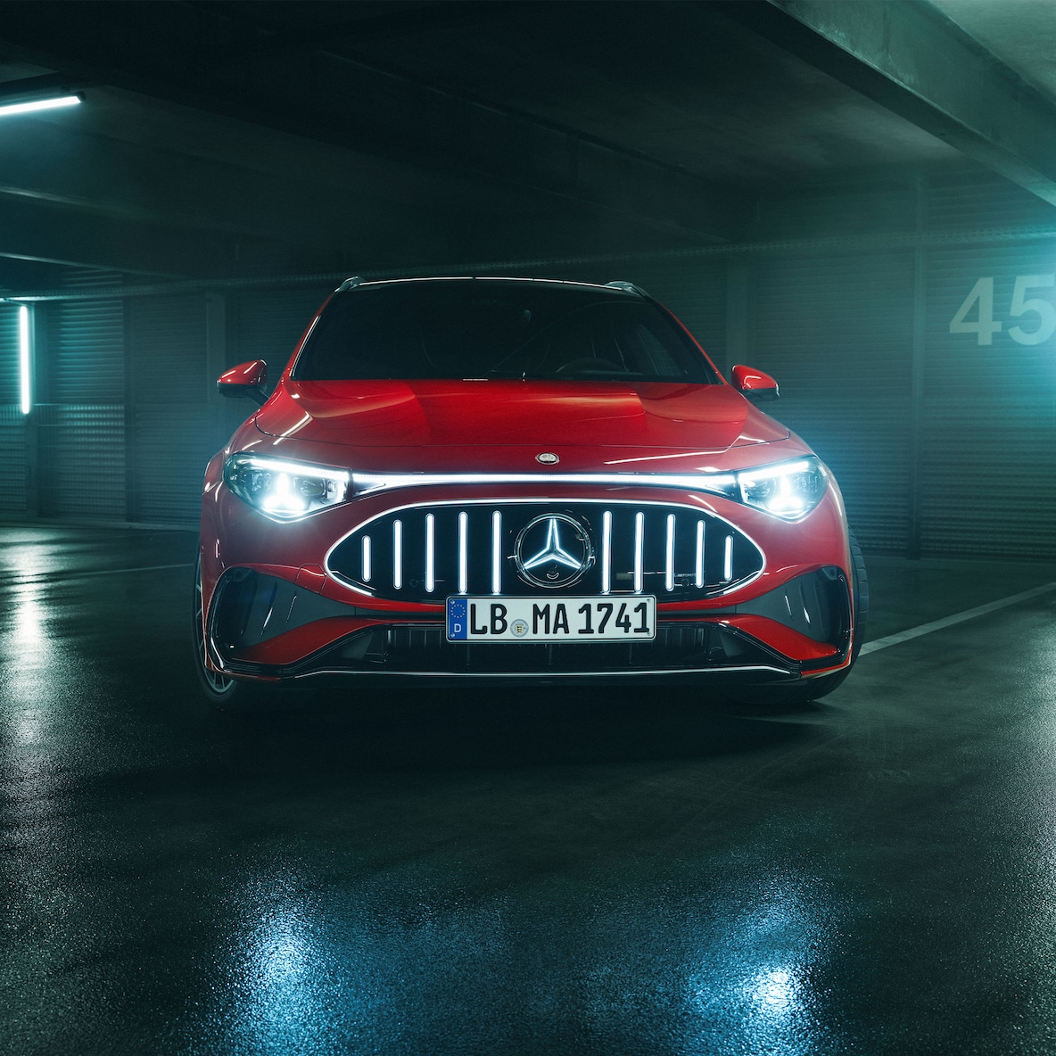 Příď specifická pro AMG nového Mercedes-AMG CLA 45 4MATIC+ Shooting Brake electric.