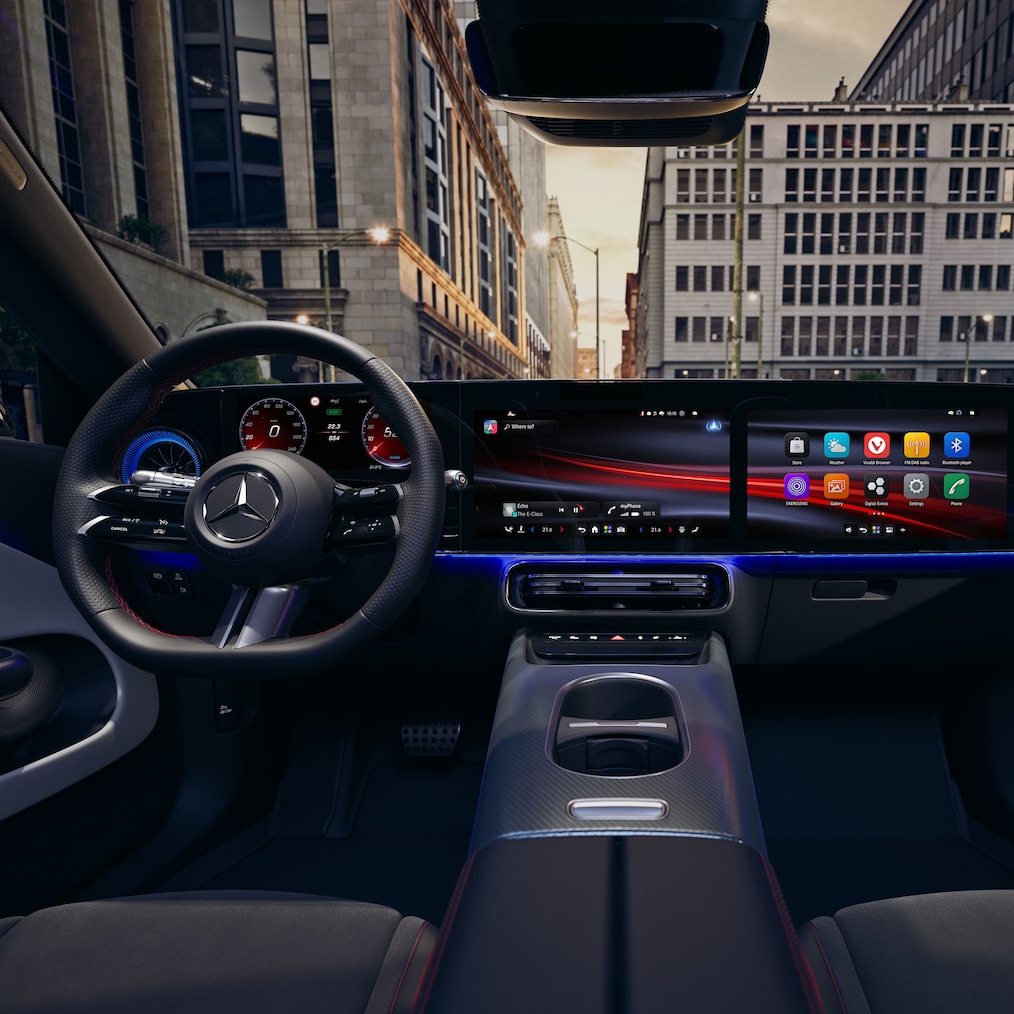 Kokpit s&nbsp;obrazovkou MBUX Superscreen v&nbsp;interiéru elektrického CLA Shooting Brake.