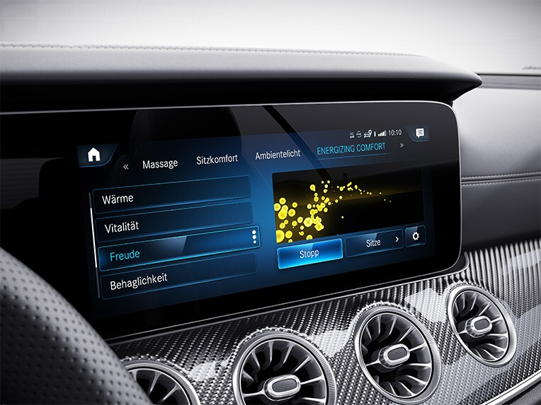 Interiér vozu Mercedes-Benz Třídy E Kabriolet.