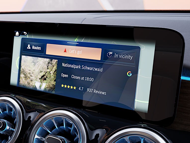 Place Details provided by Google v novém EQB od Mercedes-Benz.