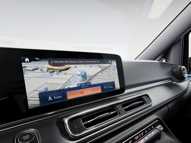 Na cestách potřebujete maximální jistotu při plánování. Přitom Vám pomůže navigace s Electric Intelligence.