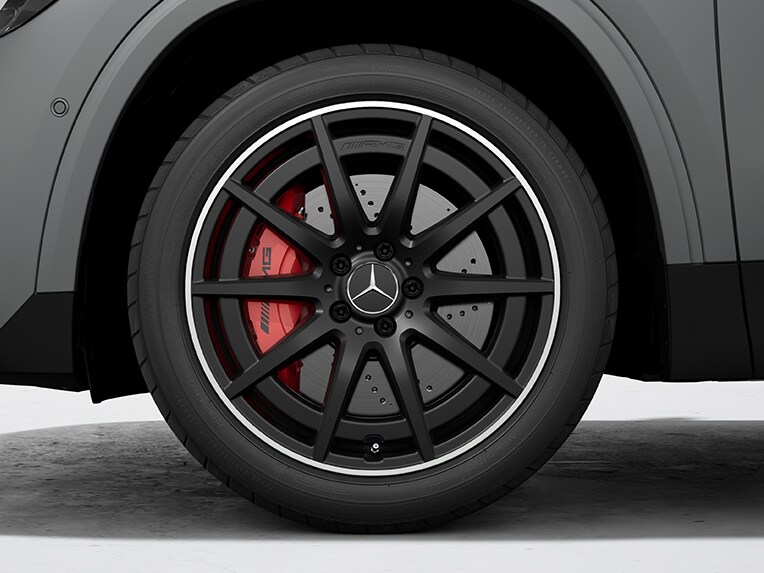 Kola AMG z lehkých slitin s 10 paprsky pro nový Mercedes-AMG GLA.
