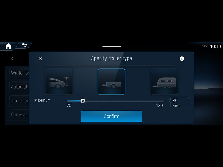 Asistent manévrování s přívěsem v novém modelu Mercedes-Benz GLA.