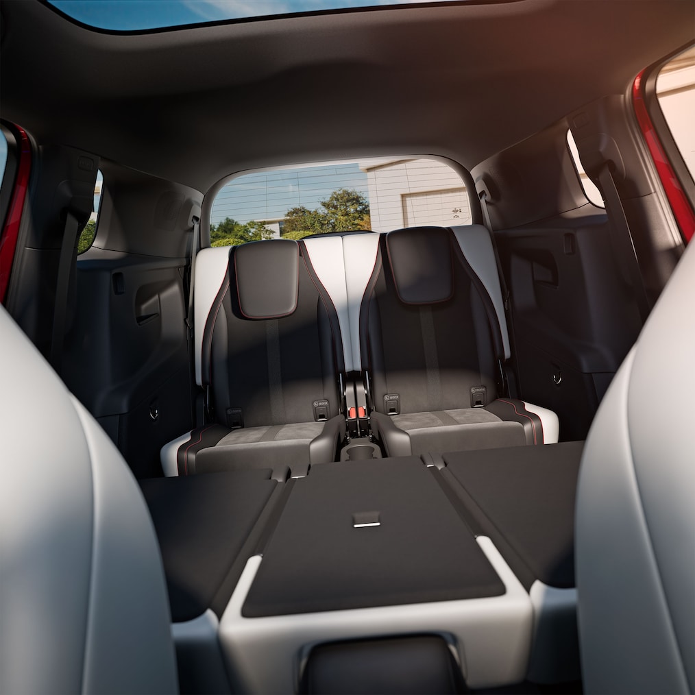 Interiér se třetí řadou sedadel ve voze Mercedes-Benz GLB.