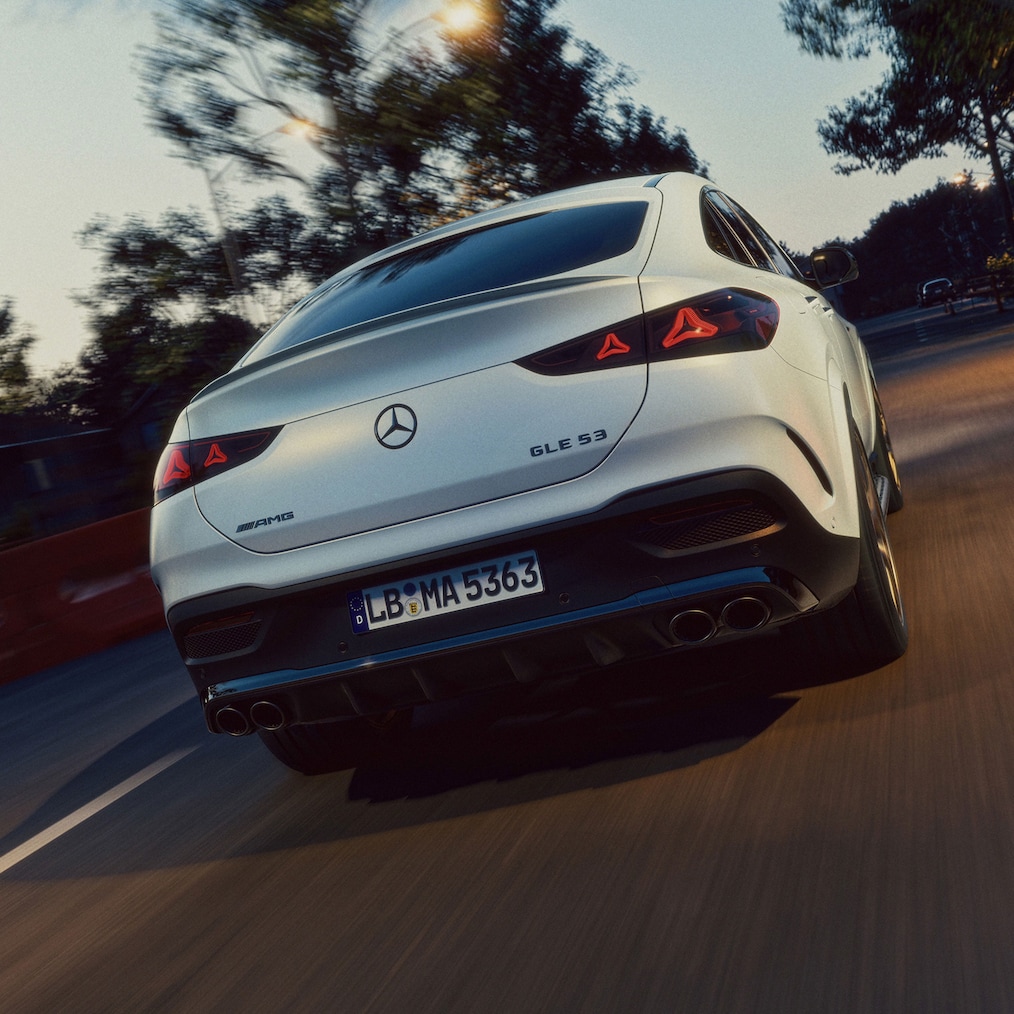 22palcová kovaná kola&nbsp;AMG v&nbsp;designu zkřížených paprsků u&nbsp;vozidla Mercedes-AMG GLE kupé.