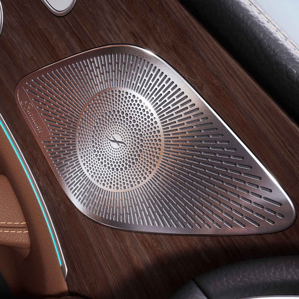 Reproduktory surround soundsystému Burmester® ve voze Mercedes-Benz GLE kupé.