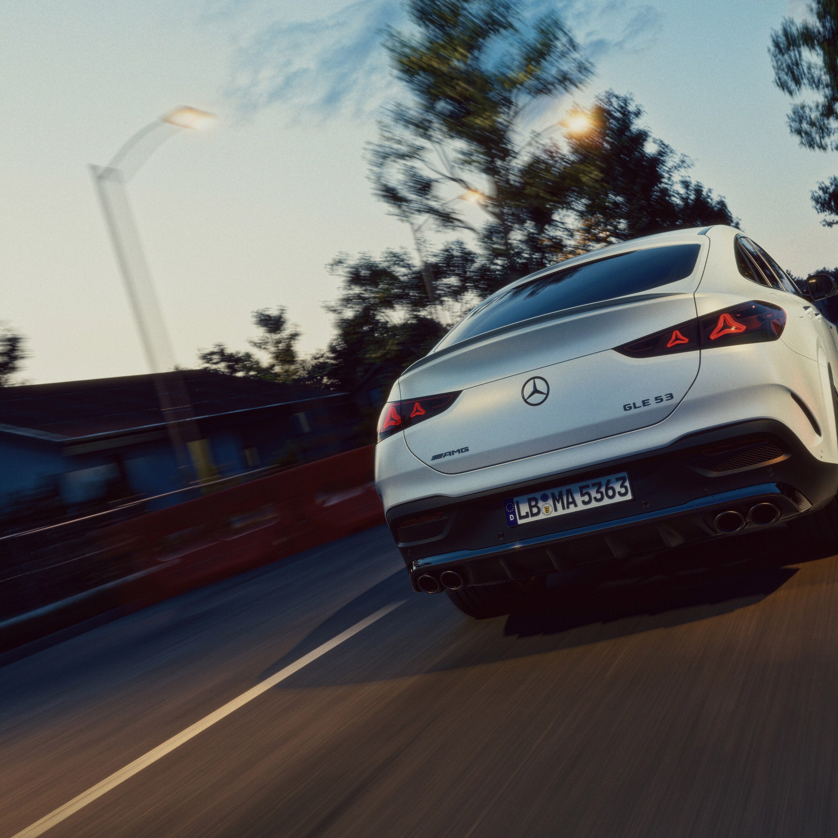 Exteriér nového vozidla Mercedes-AMG GLE kupé.