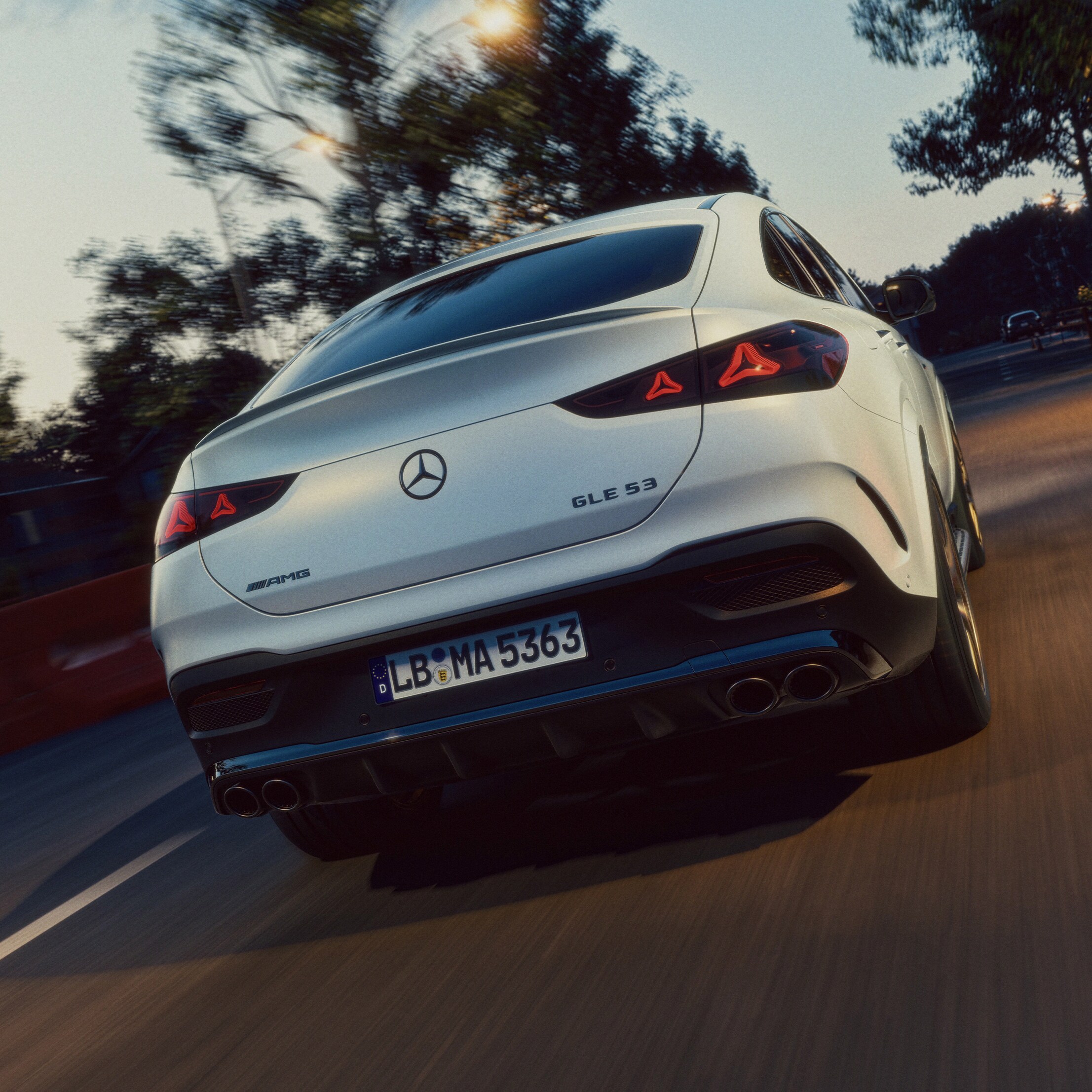 Exteriér nového vozidla Mercedes-AMG GLE kupé.