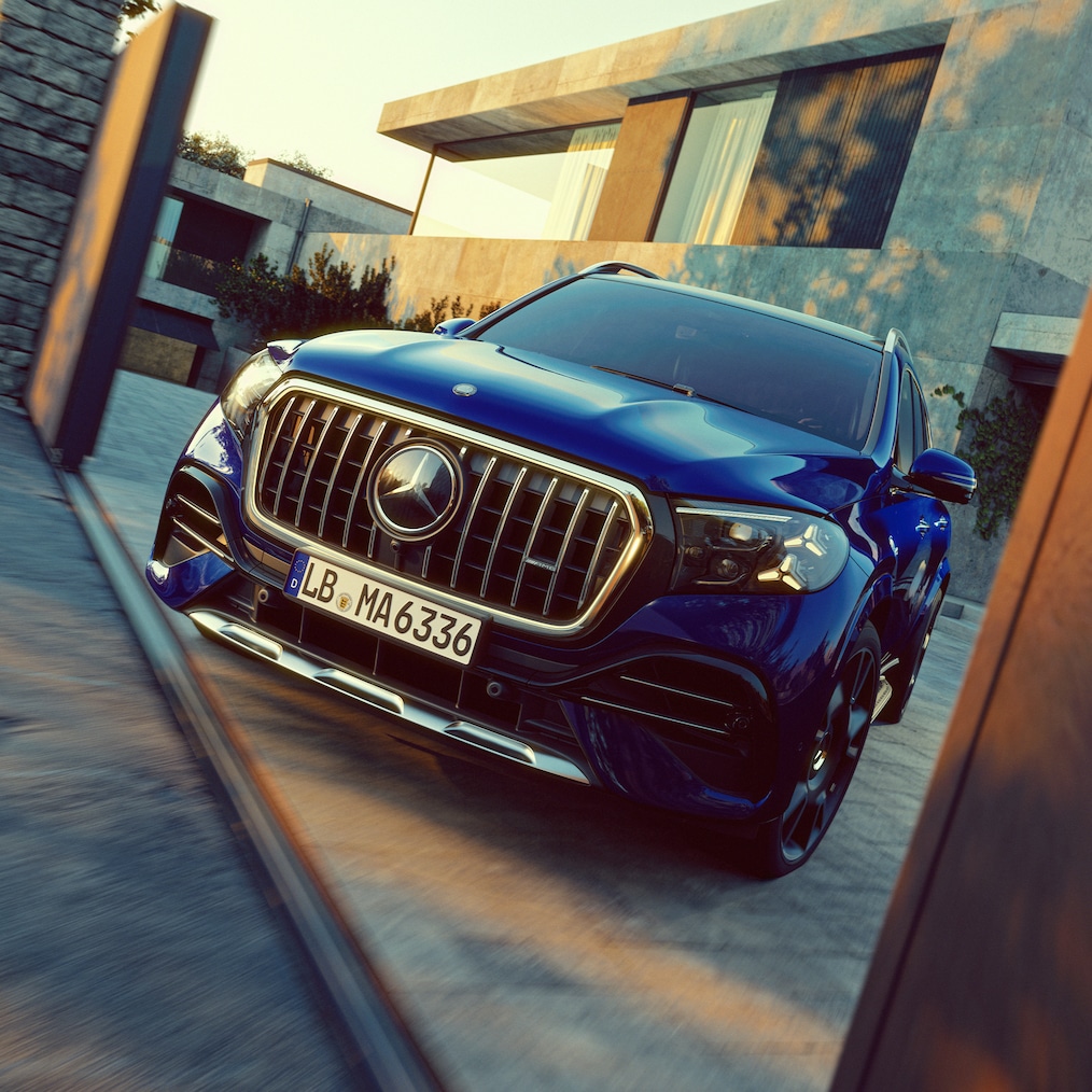 Maska chladiče AMG s tmavě chromovanými prvky nového vozu Mercedes-AMG GLS 63.