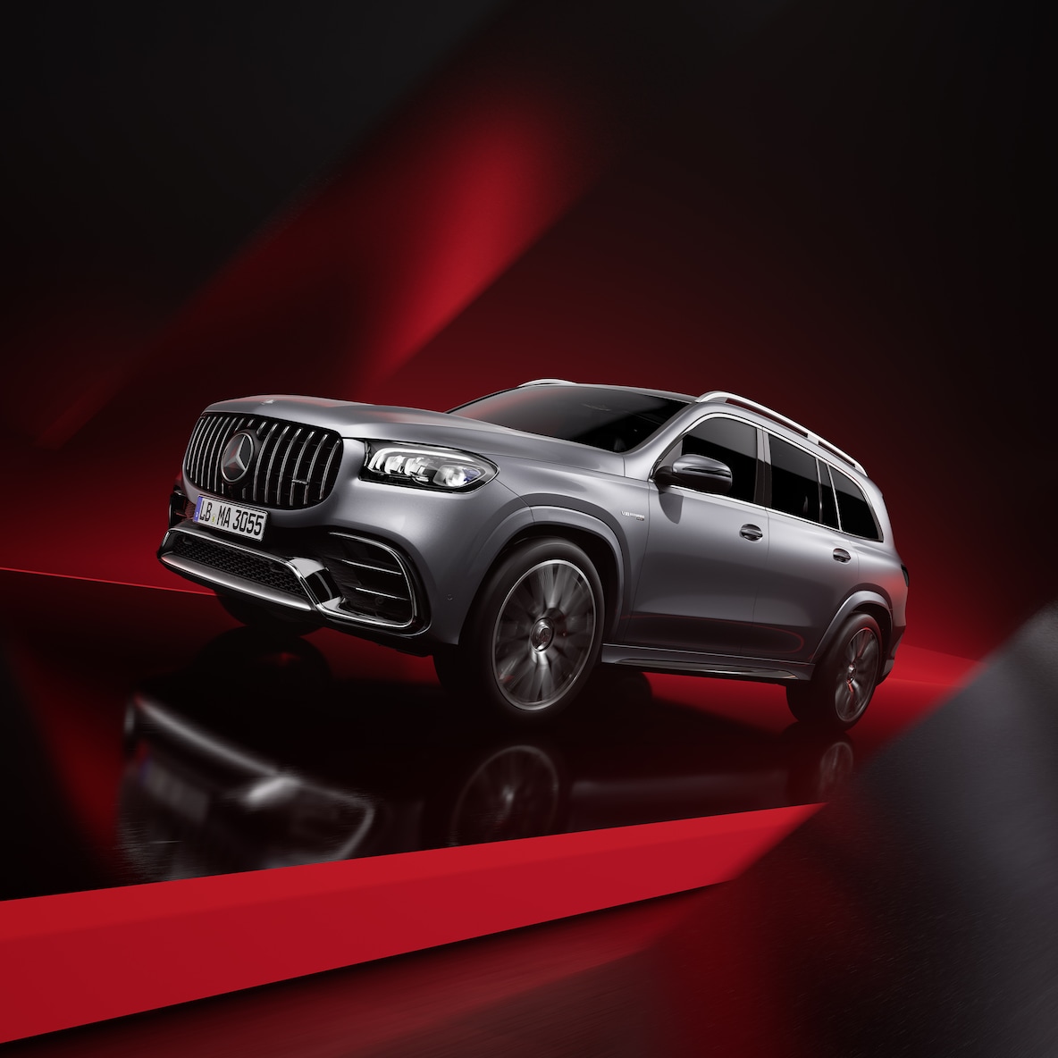 Pohled z boku zepředu na vozidlo Mercedes-AMG GLS 63 4MATIC+, zejména v barevném odstínu magno