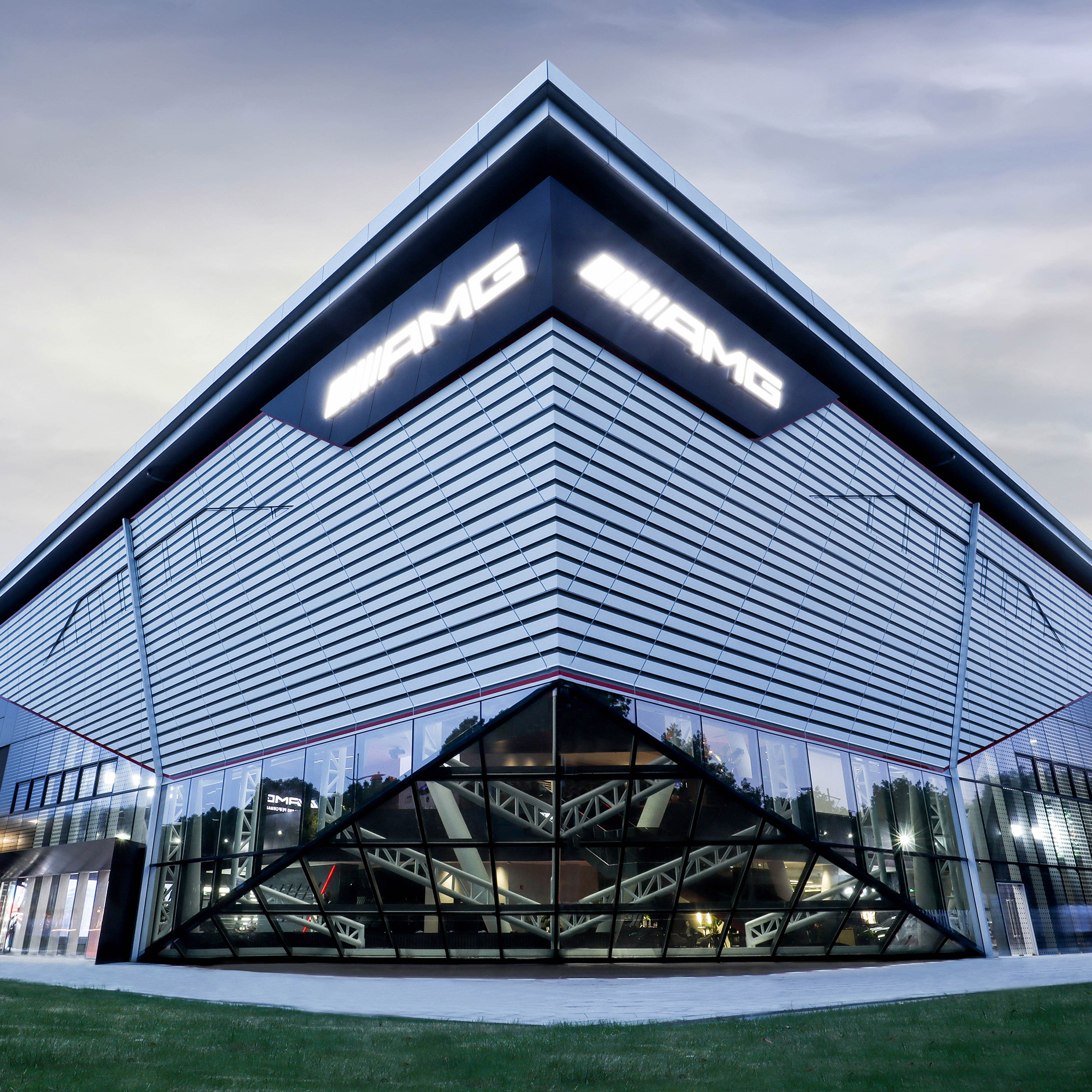 AMG Experience Center | Centra AMG po celém světě | Mercedes AMG Zážitkové centrum AMG.