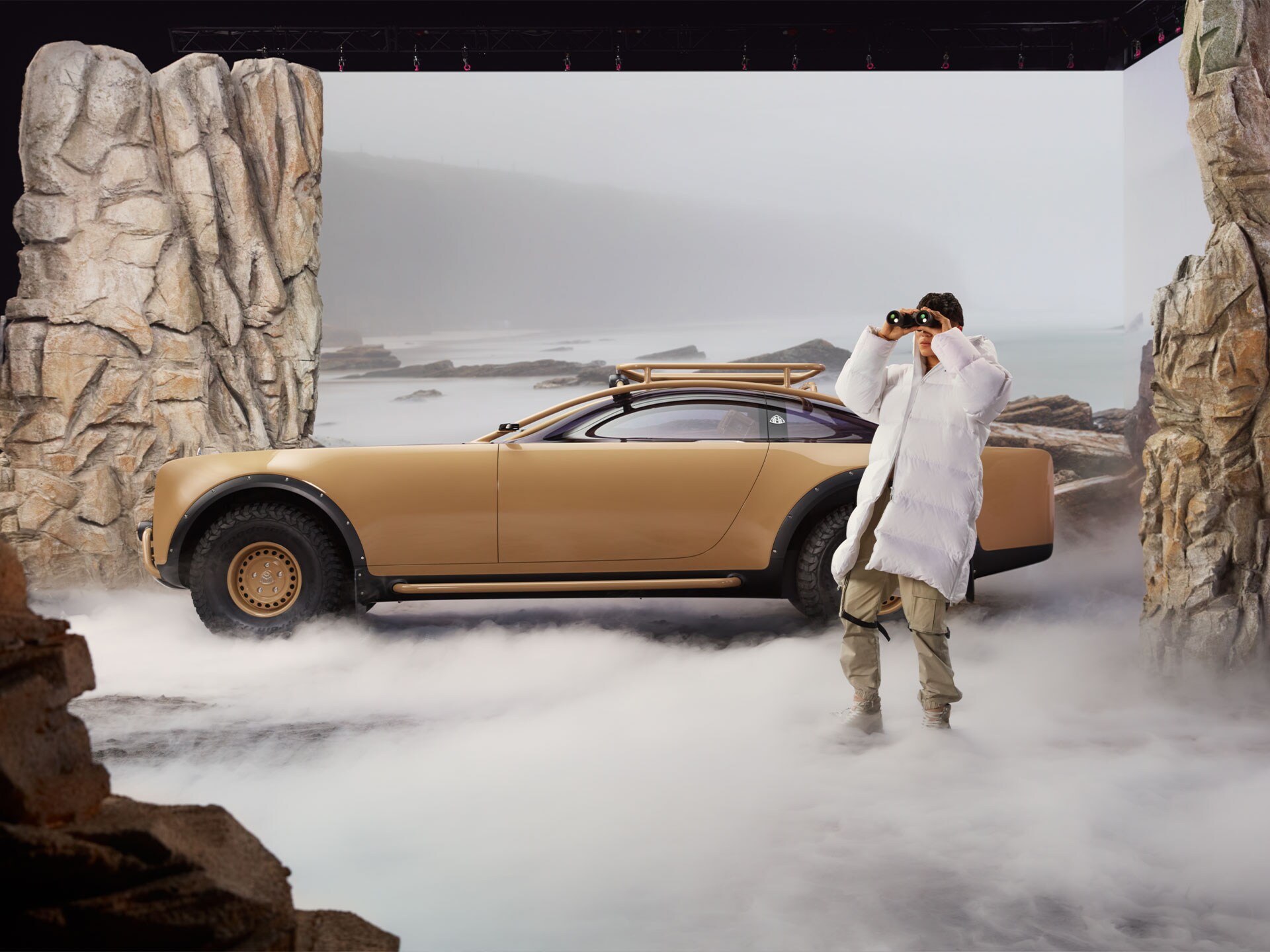 Vozidlo Mercedes-Maybach Třídy&nbsp;S Virgil Abloh ze strany zádě.