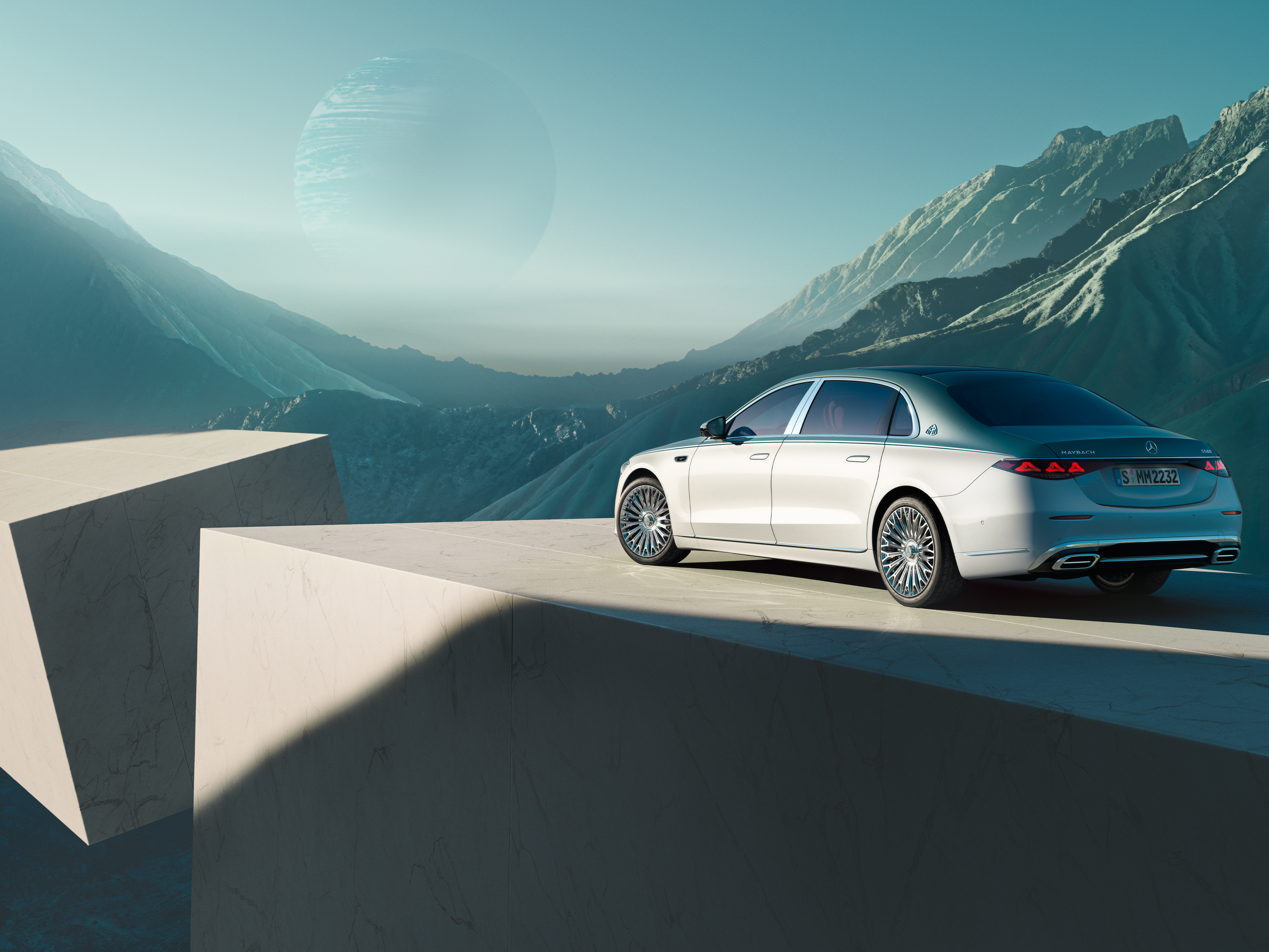 Třída S | Značka | Mercedes-Maybach Mercedes-Maybach Třídy S při pohledu z boku.