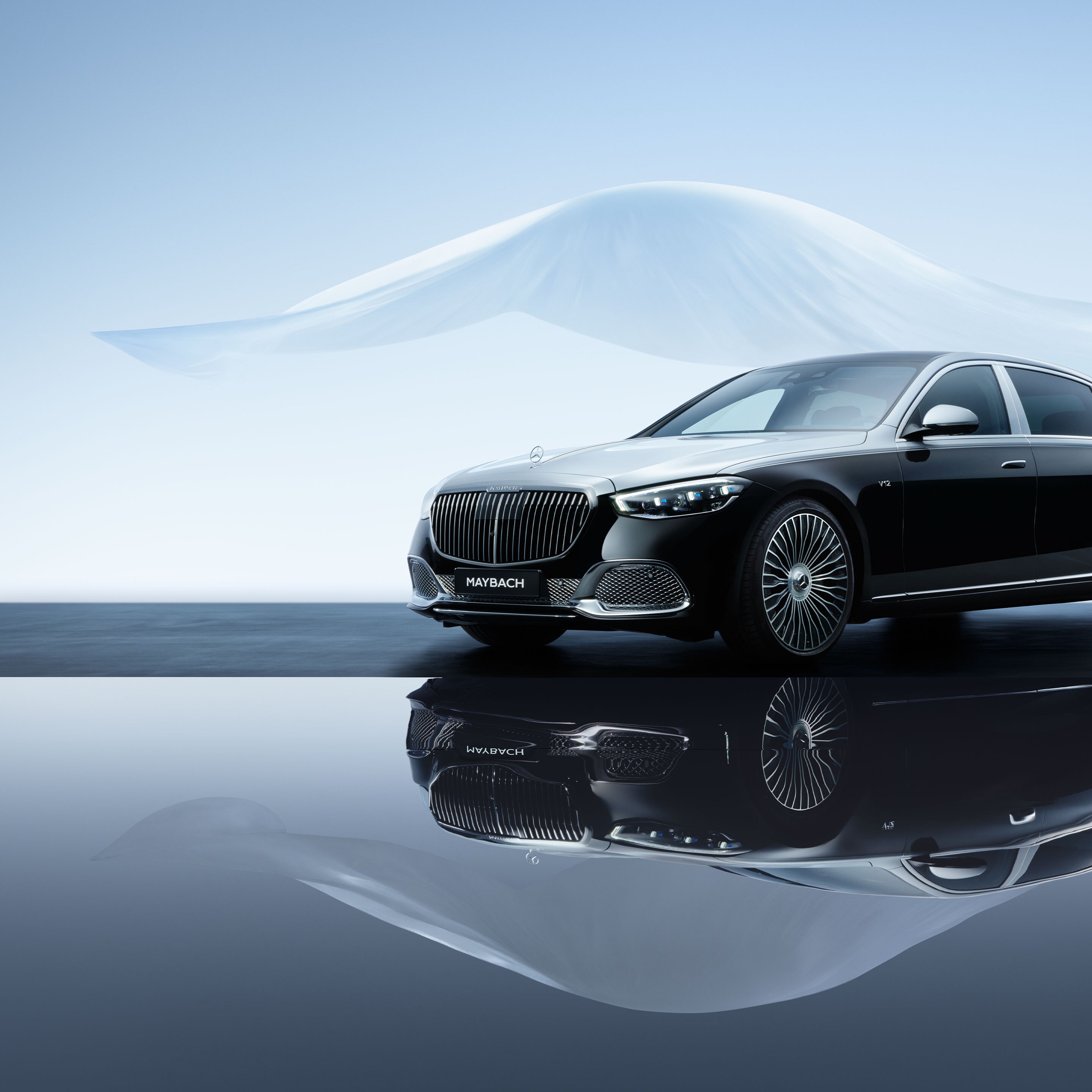 Mercedes-Maybach Třídy&nbsp;S při pohledu z&nbsp;boku.