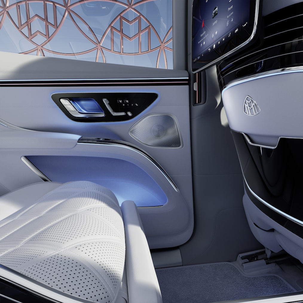 Detailní záběr na reproduktor surround soundsystému Burmester® 4D v zadních bočních dveřích.