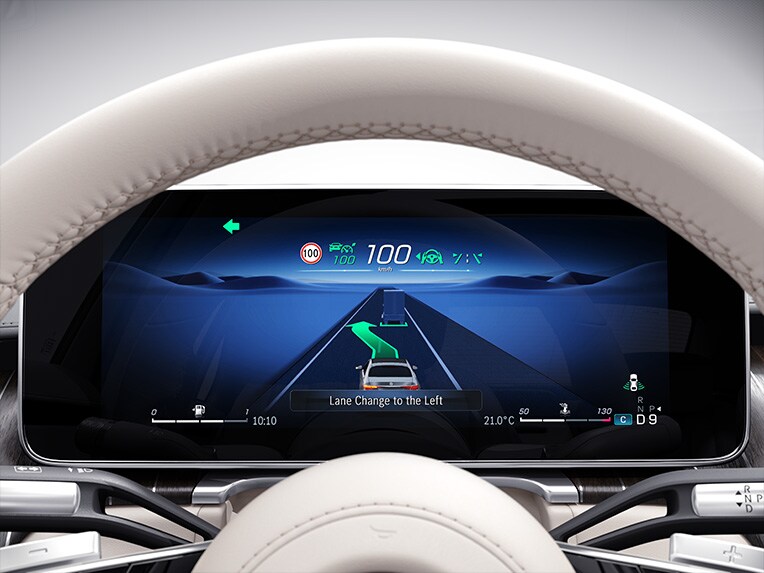 3D displej řidiče modelu Mercedes-Maybach Třída S.
