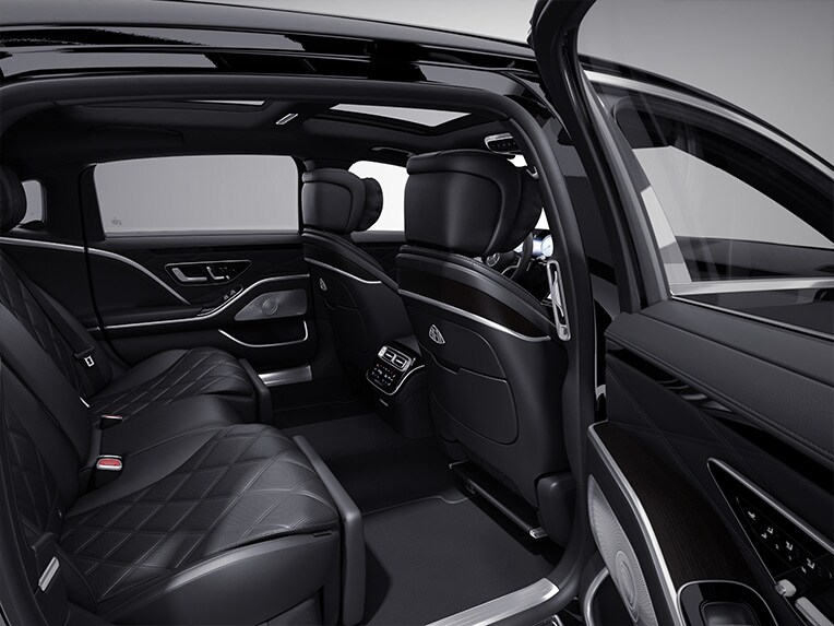 Interiér modelu Mercedes-Maybach Třída S se sadou ozdobných prvků Exclusive.