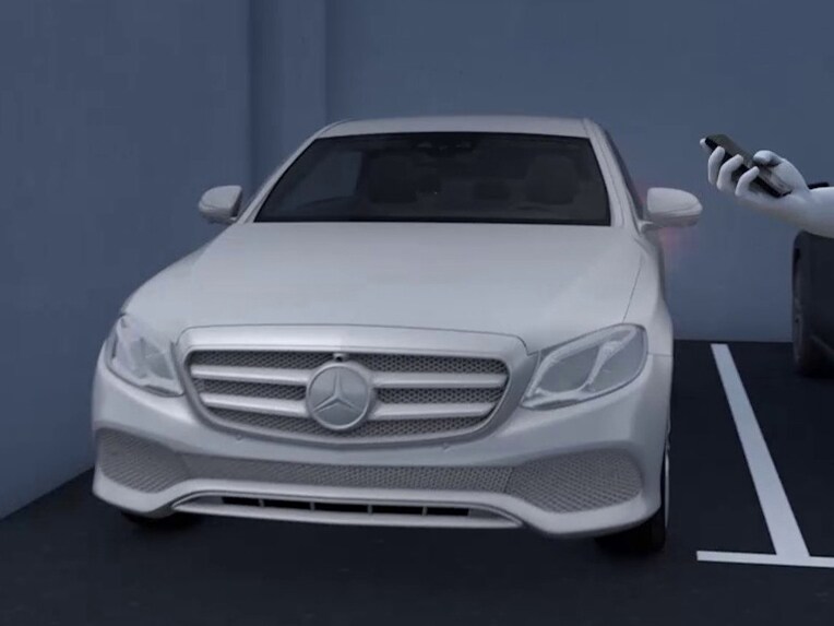 Grafické znázornění sady pro parkování s funkcemi pro dálkové parkování vozu Mercedes-Benz Třídy S Sedan.