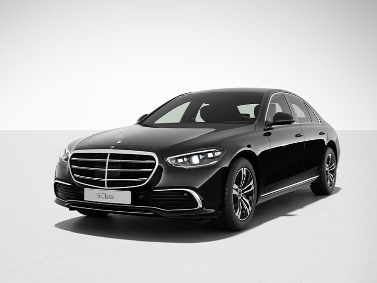 Exteriér vozu Mercedes-Benz Třídy S Sedan se standardní výbavou.