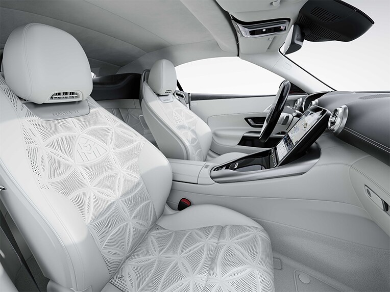 Ortopedická přední sedadla v modelu Mercedes-Maybach SL 680.