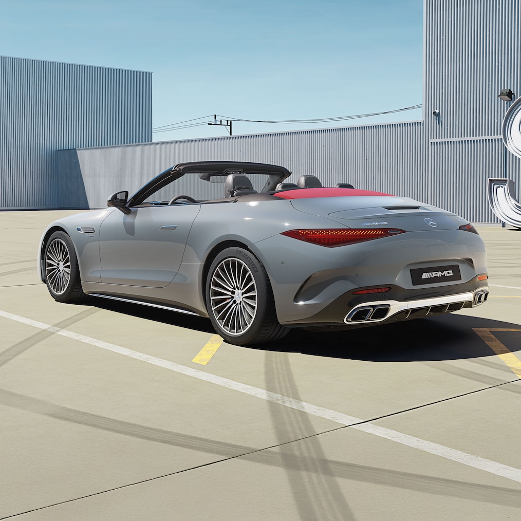 Exteriér vozu Mercedes-AMG SL&nbsp;roadster při pohledu z&nbsp;boku.