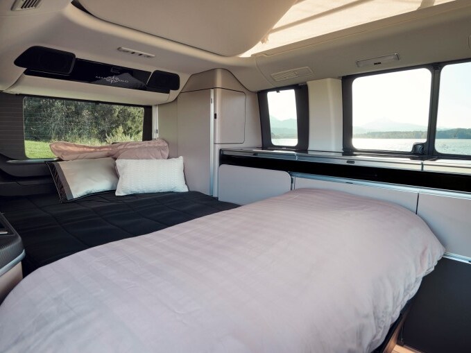 Spodní lůžko pro Mercedes-Benz Marco Polo nabízí prostorný a&nbsp;pohodlný prostor ke spaní.