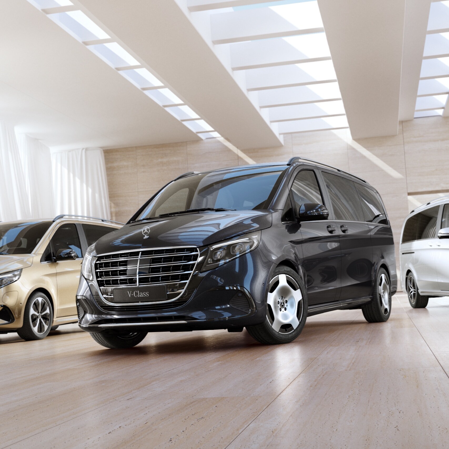 EQV, Třída&nbsp;V a&nbsp;Třída&nbsp;V Marco Polo od Mercedes-Benz jsou prezentovány v&nbsp;místnosti zahalené závěsy.