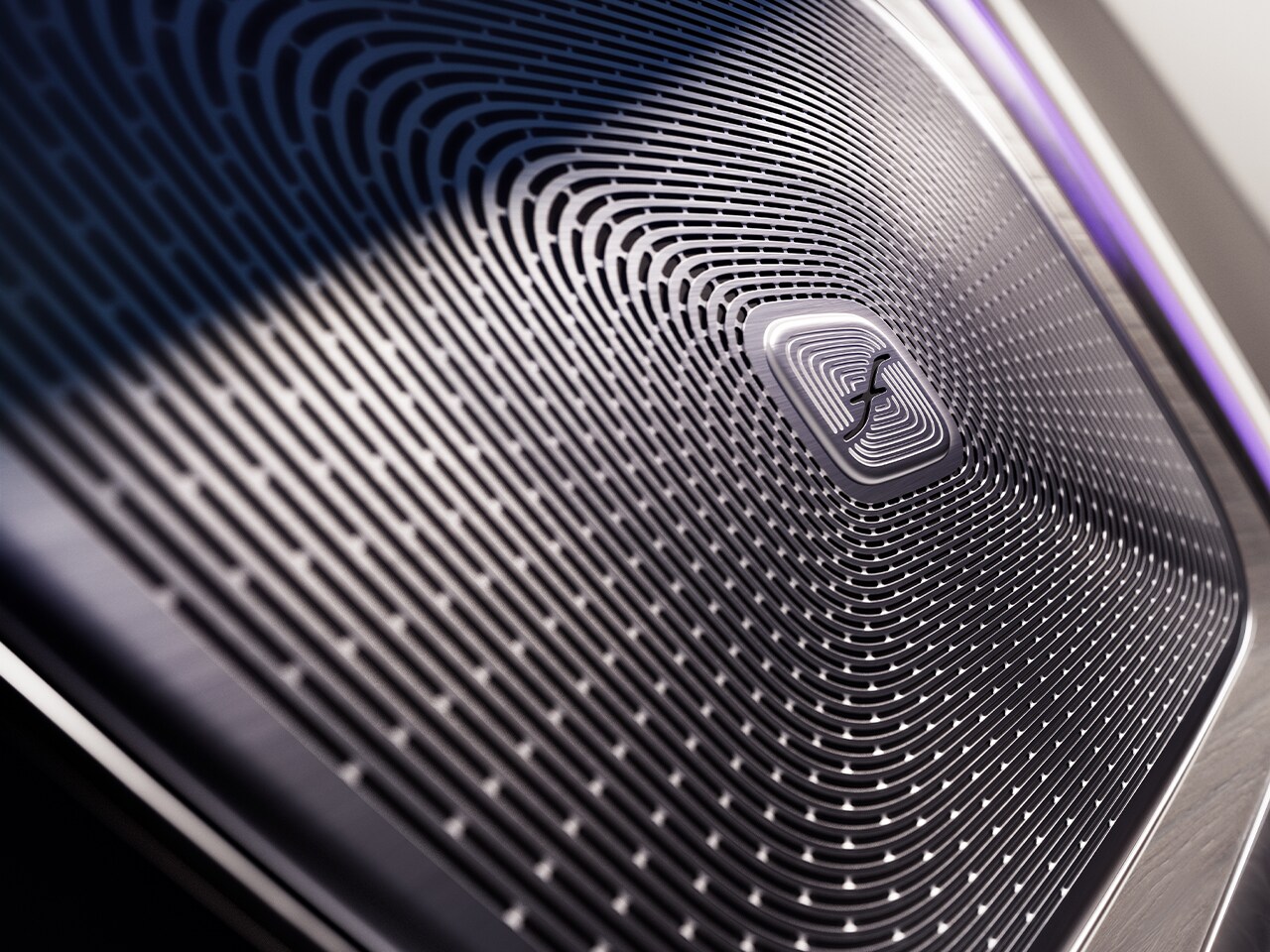 3D surround soundsystém Burmester® s&nbsp;22&nbsp;reproduktory, výkonem systému 750 wattů a&nbsp;technologií Dolby Atmos®.