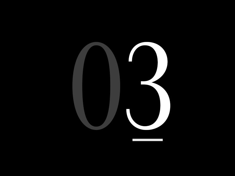 Velké číslo „03“.