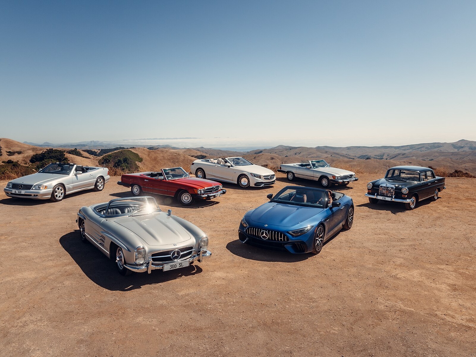 Vozidla Mercedes-Benz Classic v&nbsp;poušti.