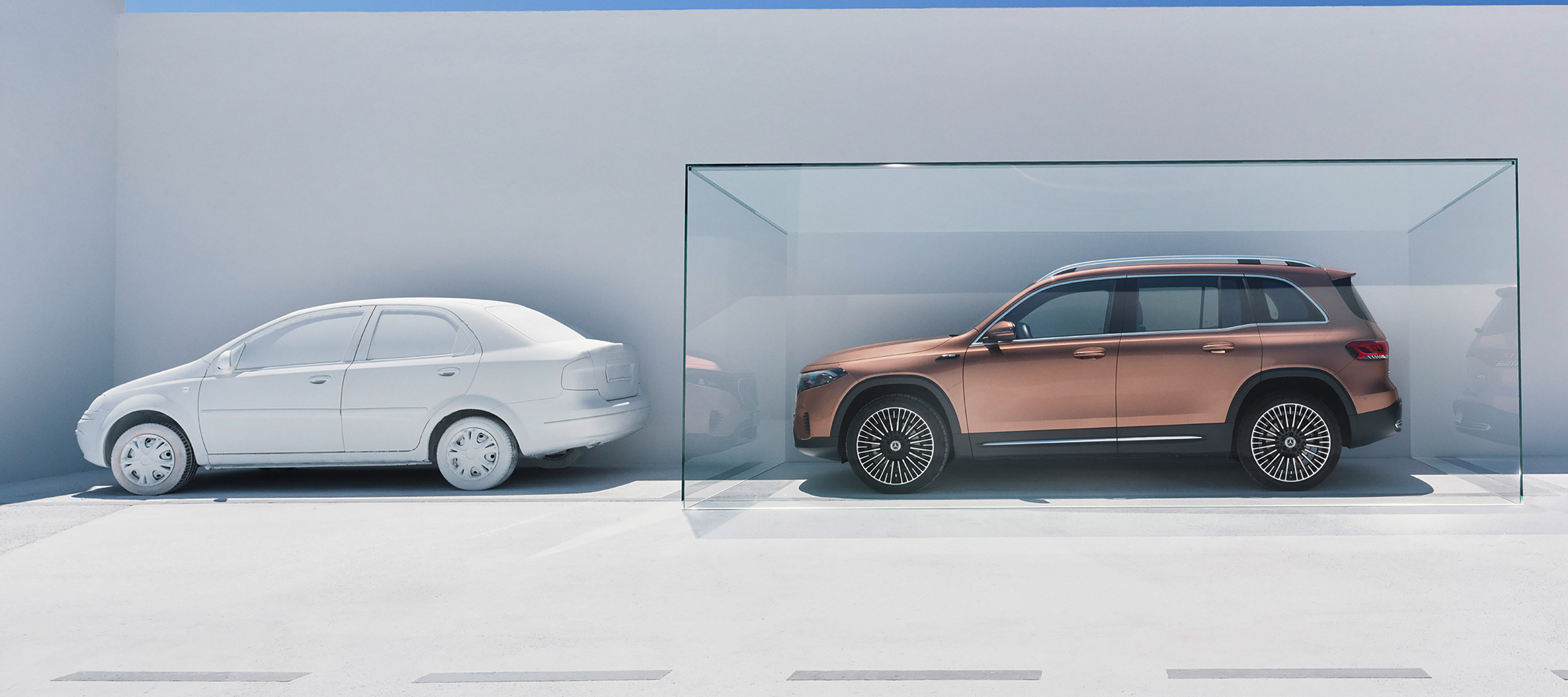 GUARD 360˚ | Mercedes-Benz Díky digitálním doplňkům je vozidlo Mercedes-Benz vždy připojeno k chytrému telefonu.