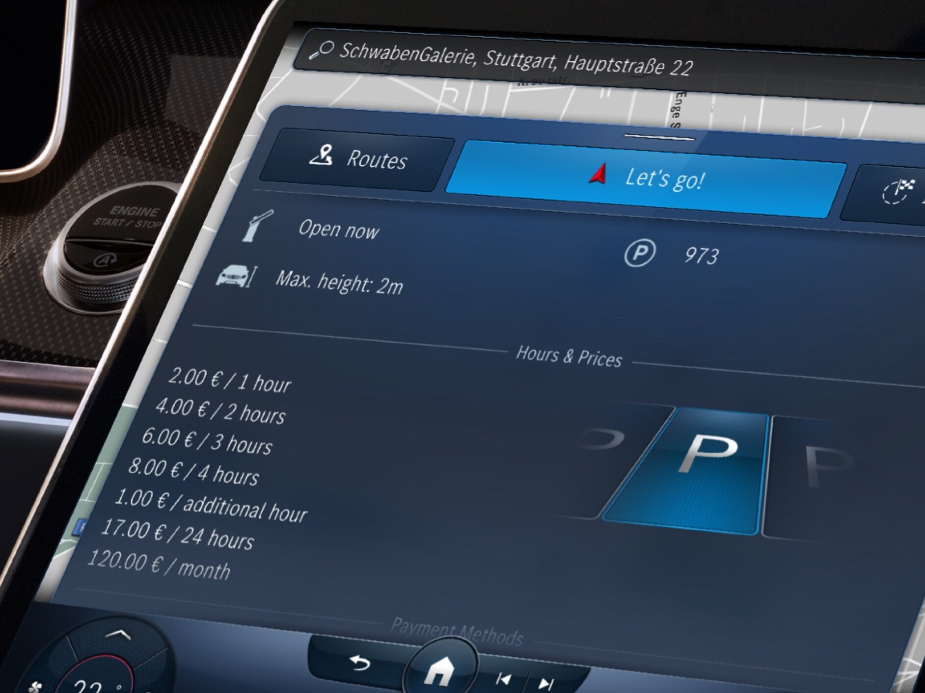 Na multimediálním systému MBUX se díky digitálnímu doplňku Parkování pro navigaci zobrazí dostupná parkovací místa a&nbsp;jejich cena.