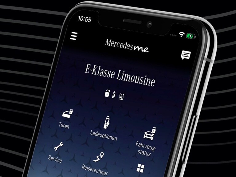 Na chytrém telefonu se v menu aplikace Mercedes-Benz zobrazí dostupné funkce digitálních doplňků k tématu navigace, vzdálené služby a Urban Guard.