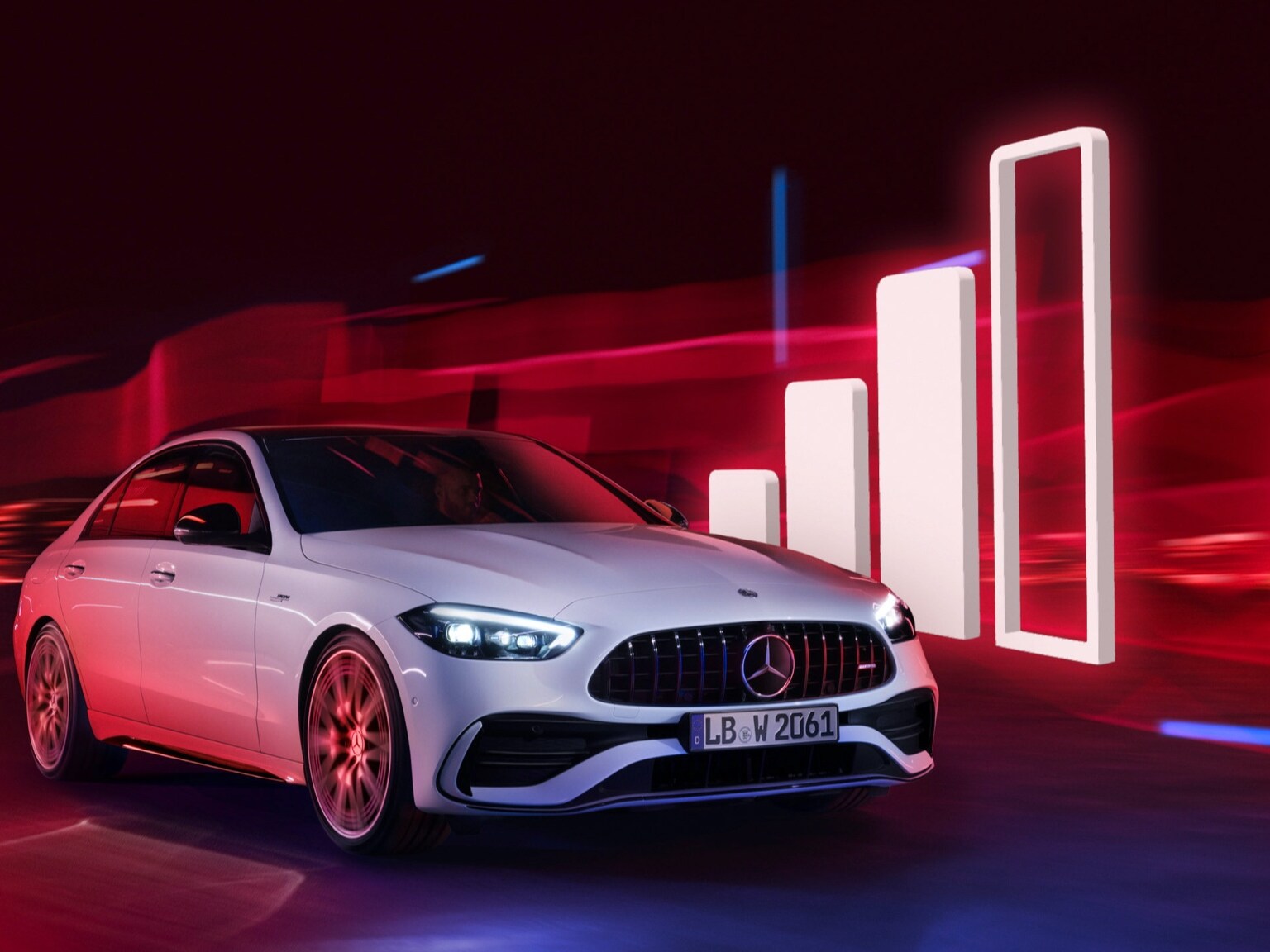 Vůz Mercedes-Benz projíždí kolem vizualizace ukazatele síly přijímaného signálu.