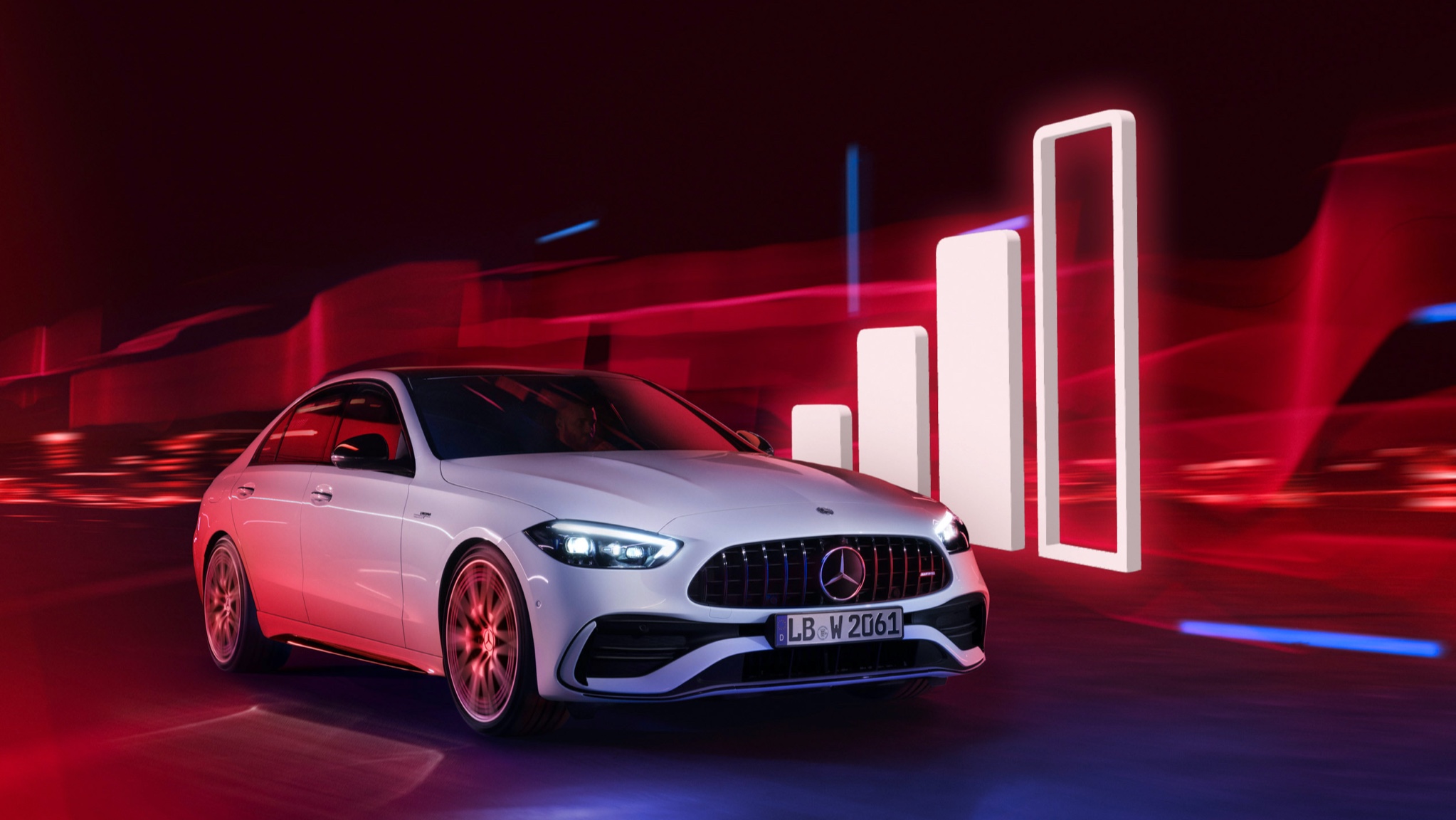 Objem dat Komfort od třetího poskytovatele | Zábava | Mercedes-Benz Vůz Mercedes-Benz projíždí kolem vizualizace ukazatele síly přijímaného signálu.